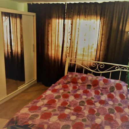 Alex's Studio Apartment